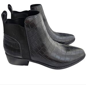 Dolce Vita Tristan Croc-Embossed Leather Booties Size 7.5